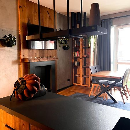 Appartamento Lake Park Apartament With Free Parking Airport Netflix Varsavia Esterno foto