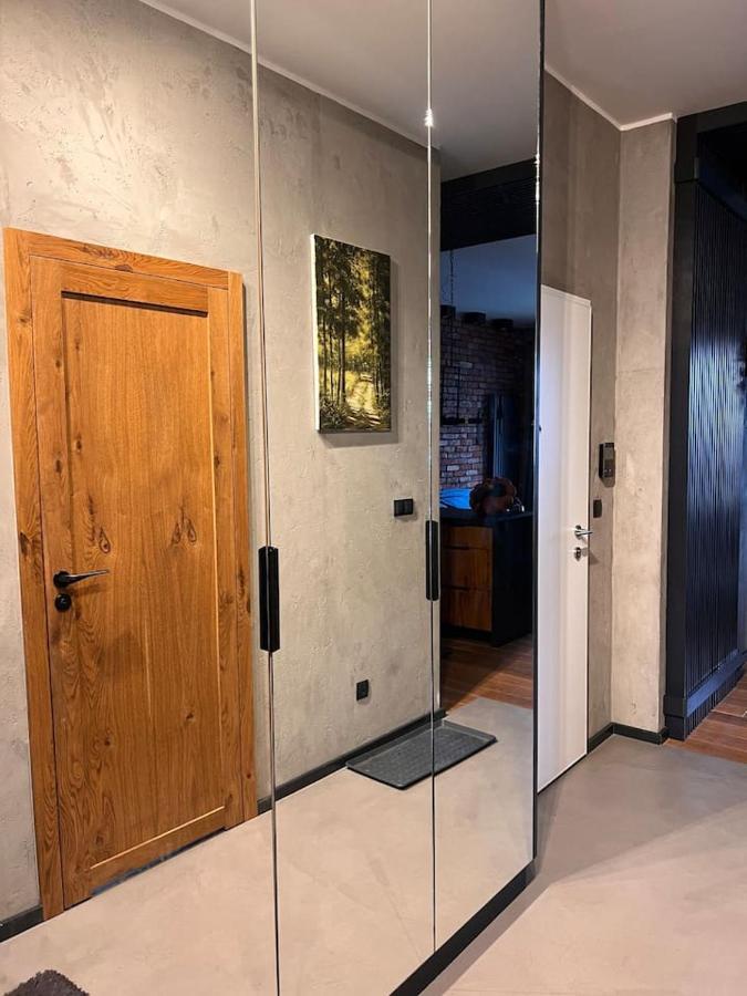 Appartamento Lake Park Apartament With Free Parking Airport Netflix Varsavia Esterno foto