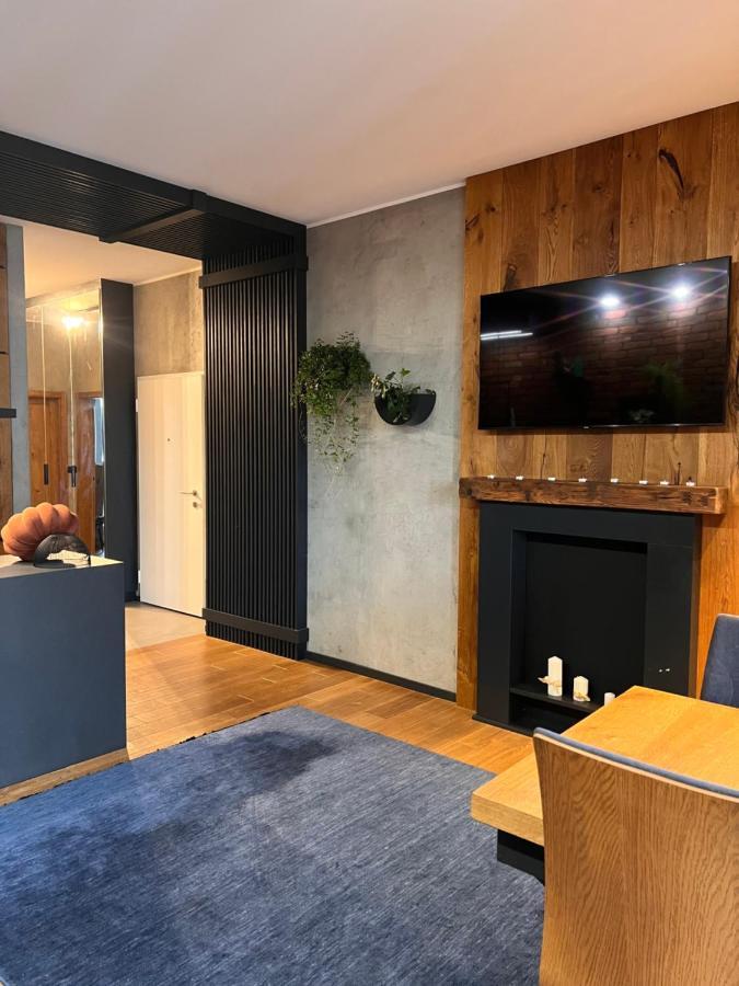 Appartamento Lake Park Apartament With Free Parking Airport Netflix Varsavia Esterno foto