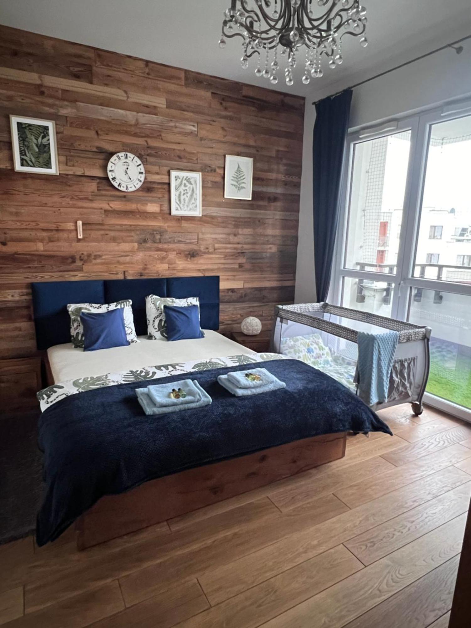 Appartamento Lake Park Apartament With Free Parking Airport Netflix Varsavia Esterno foto