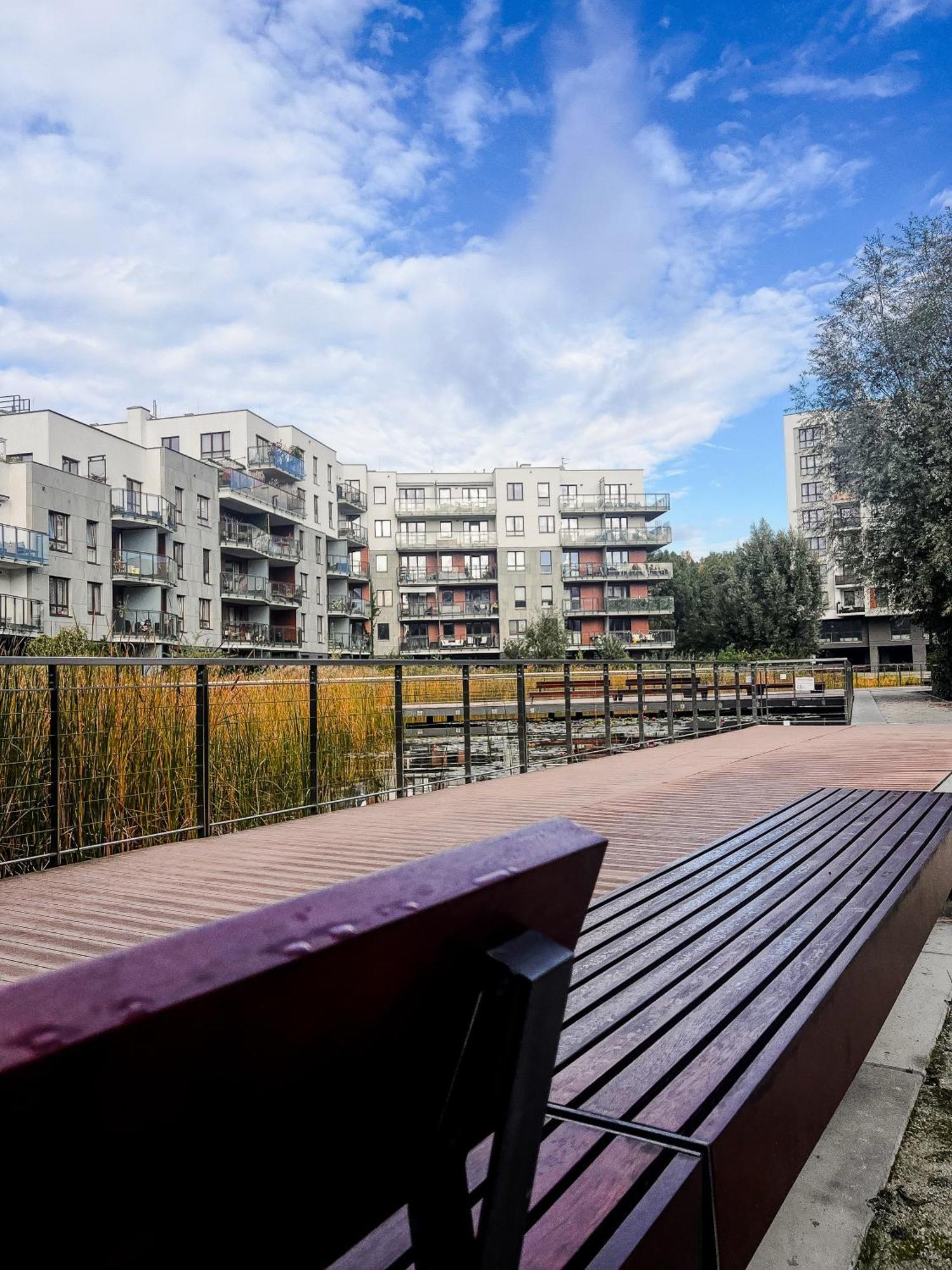 Appartamento Lake Park Apartament With Free Parking Airport Netflix Varsavia Esterno foto