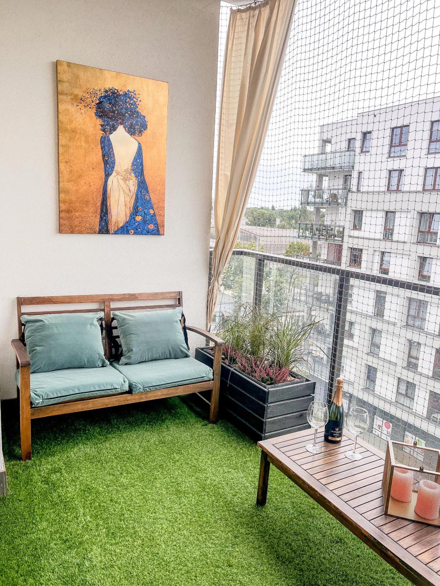 Appartamento Lake Park Apartament With Free Parking Airport Netflix Varsavia Esterno foto